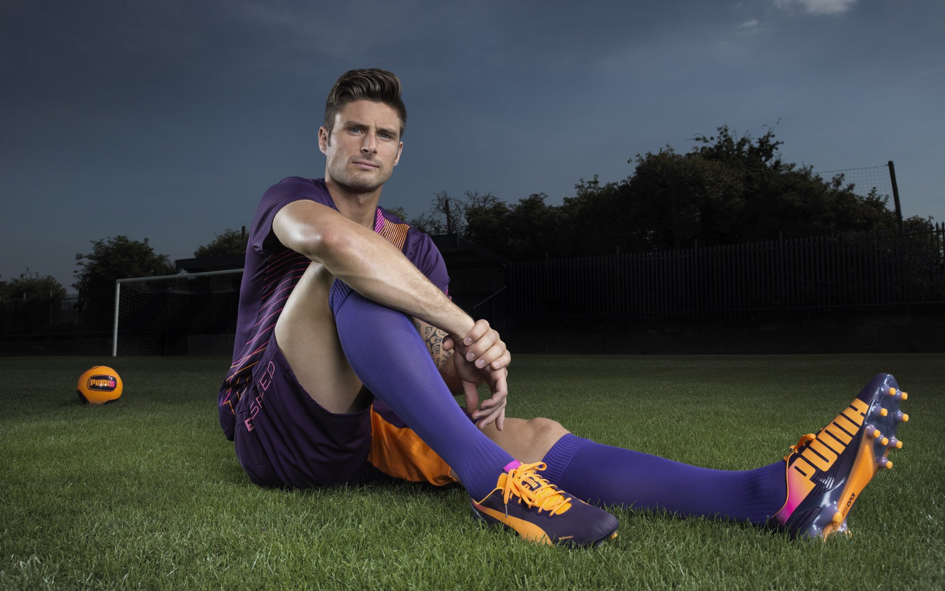 五大联赛传球成功率是否随对手防线压迫强度成反比,五大联赛用球